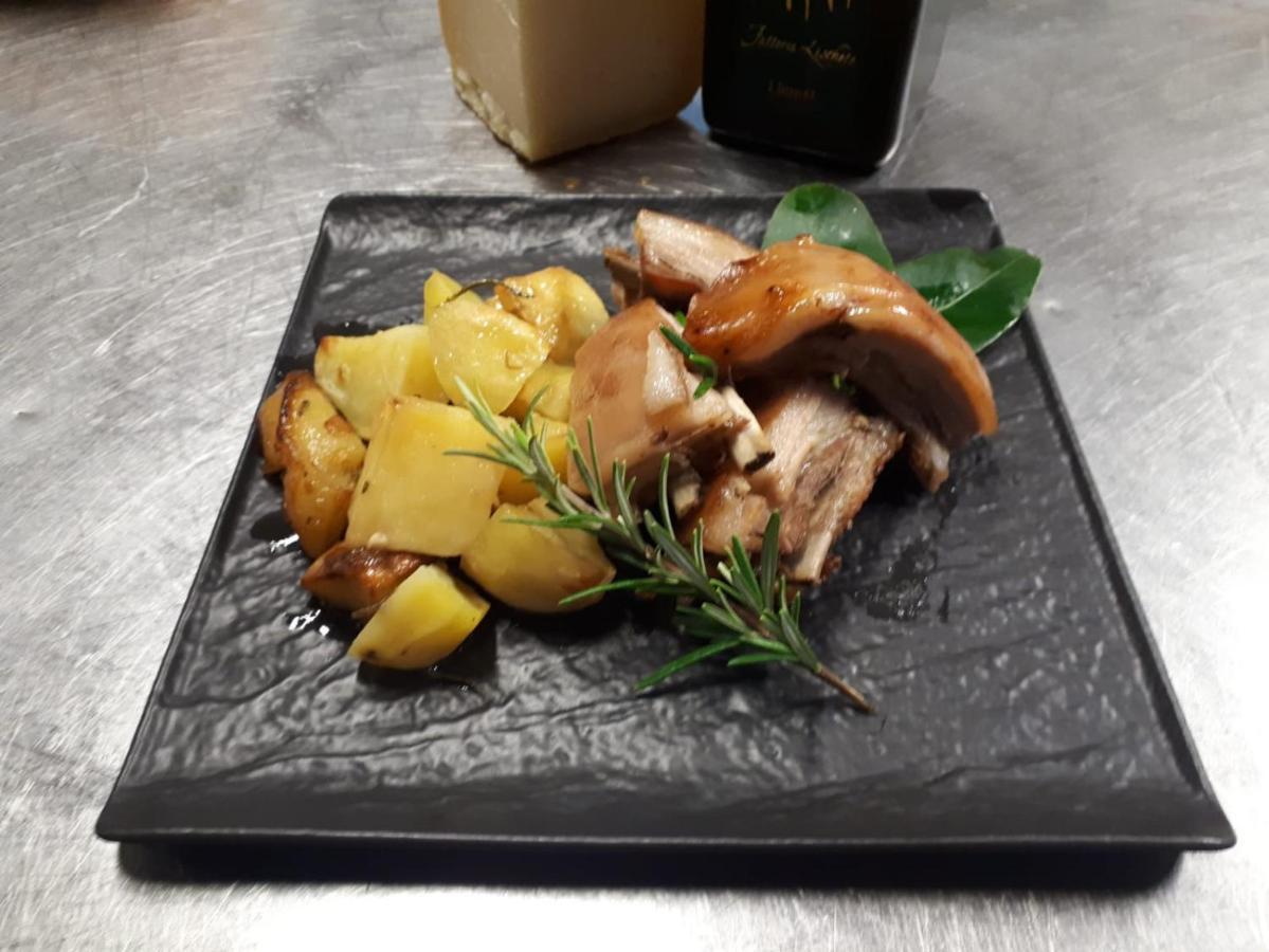 Agriturismo Fattoria Lischeto 볼테라 외부 사진
