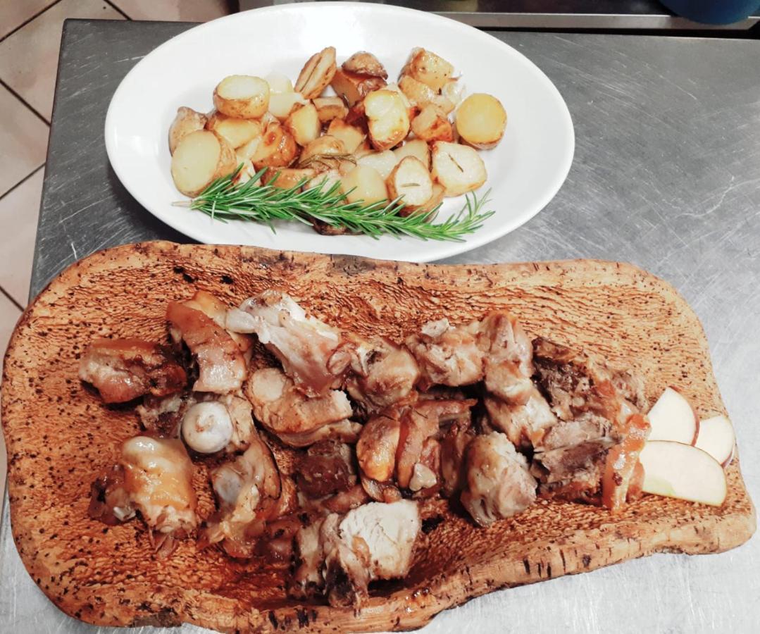 Agriturismo Fattoria Lischeto 볼테라 외부 사진